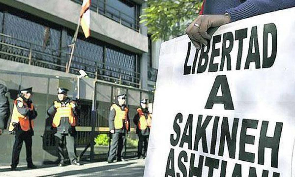 Argentina marcha por Sakineh y reclama ante la embajada de Ir�n