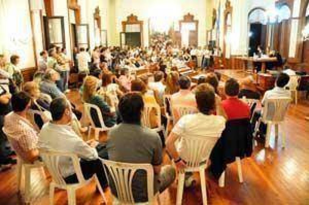 El Concejo Deliberante homenaje� a N�stor Kirchner 