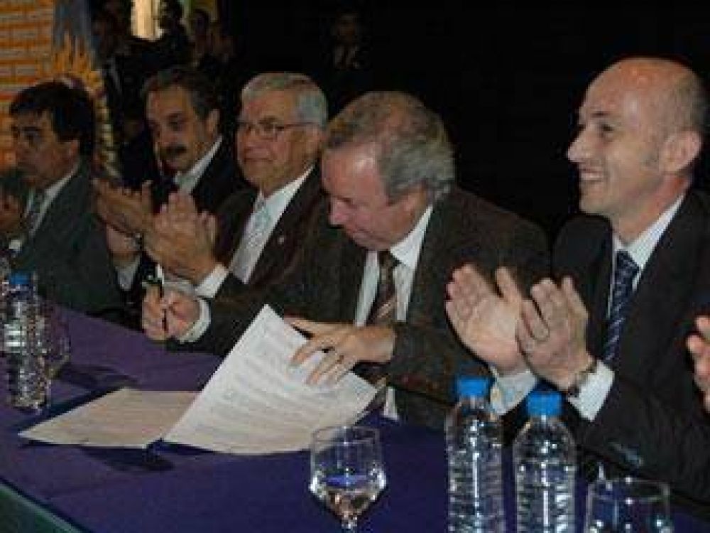 Peralta: �Mis energ�as est�n puestas en la gobernabilidad de Santa Cruz�