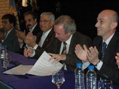 Peralta: �Mis energ�as est�n puestas en la gobernabilidad de Santa Cruz�
