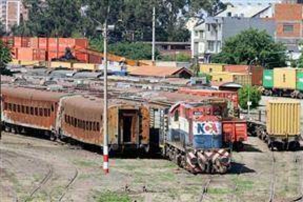 Los trenes fantasma: historias oscuras e inconclusas de un transporte esencial