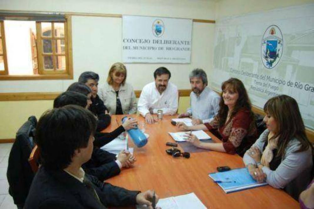 Concejales comenzaron a debatir con funcionarios municipales el Presupuesto 2011