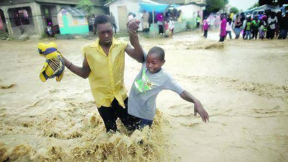 Ahora es un hurac�n el que agrava las calamidades de los haitianos
