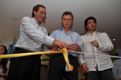 Macri pas� por La Plata y asegur� que Julio Garro �va a ser nuestro intendente en 2011�