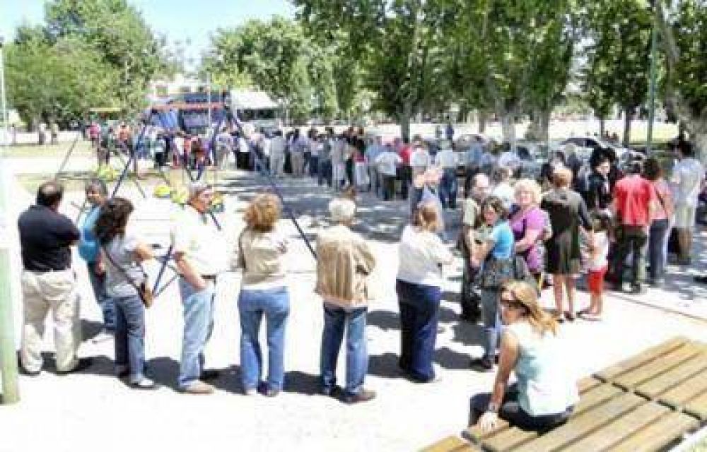 Centenares de juninenses aprovecharon la promoci�n de �Pescado para todos� 