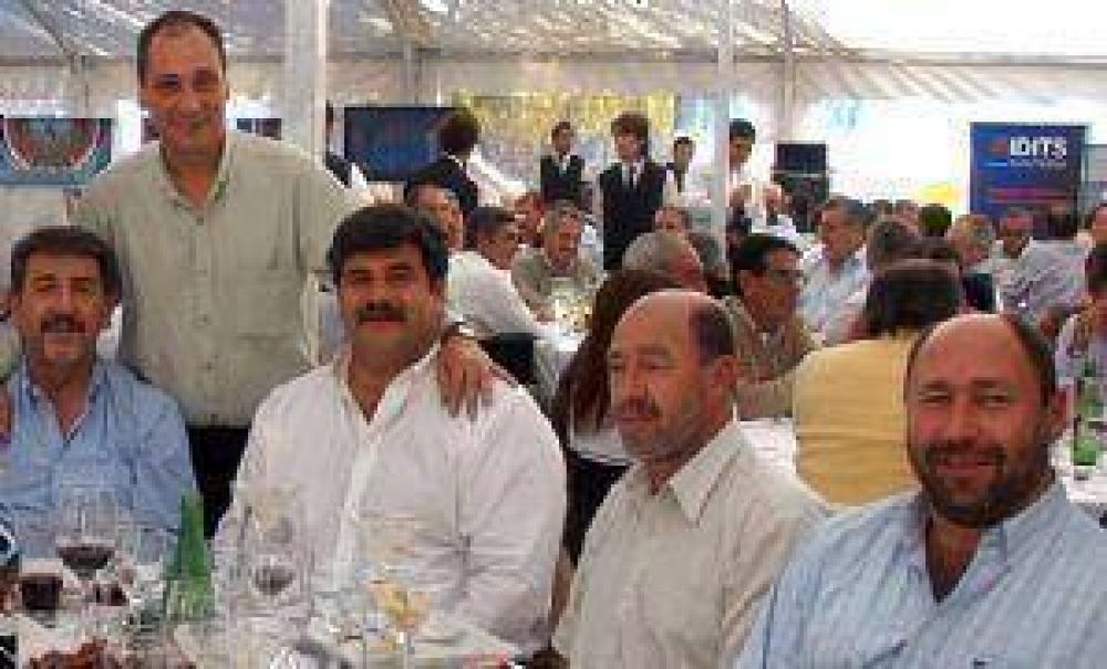 Con el apoyo de Sanz, los territoriales suman poder