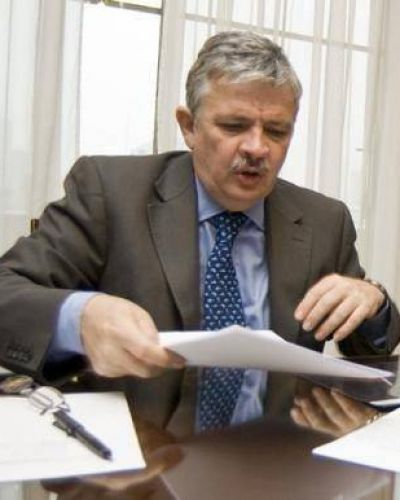Ezeiza: Schiavi responsabiliz� a Aerol�neas y Recalde sigue sin aparecer