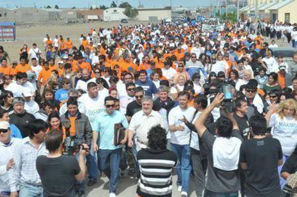 El gobernador dijo que la caminata en Trelew fue una muestra de lo que pasar� en las urnas