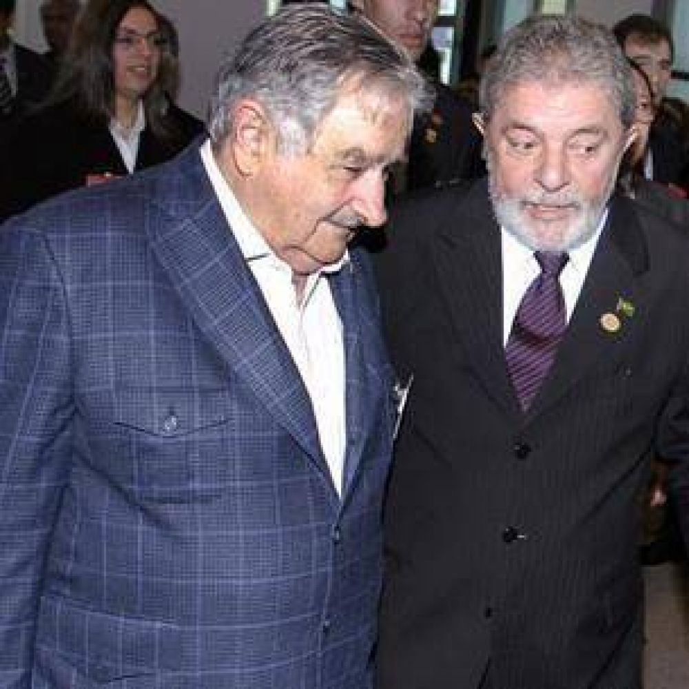 Mujica alab� a Lula