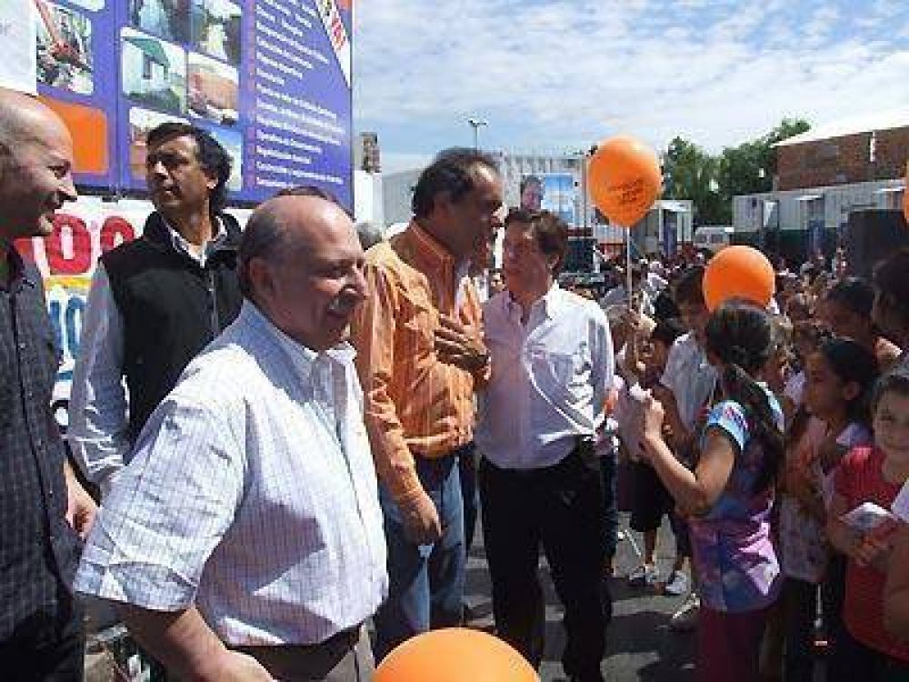 LAN�S | EN MONTE CHINGOLO- En Lan�s, Scioli ratific� su apoyo al modelo y la Presidenta