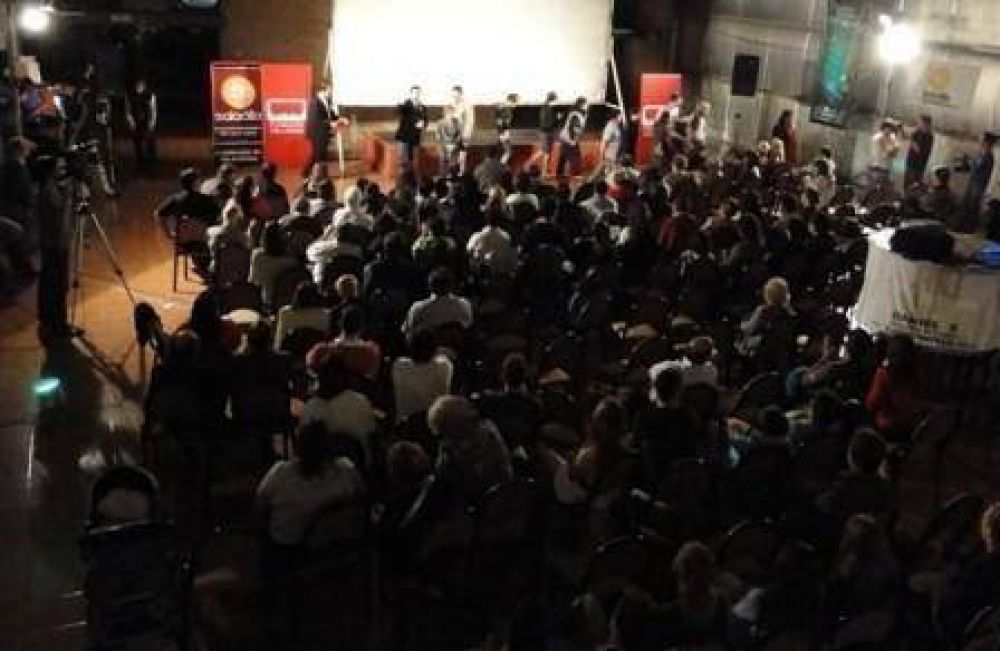 Se inaugur� el 7� Festival Nacional de Cine con Vecinos 
