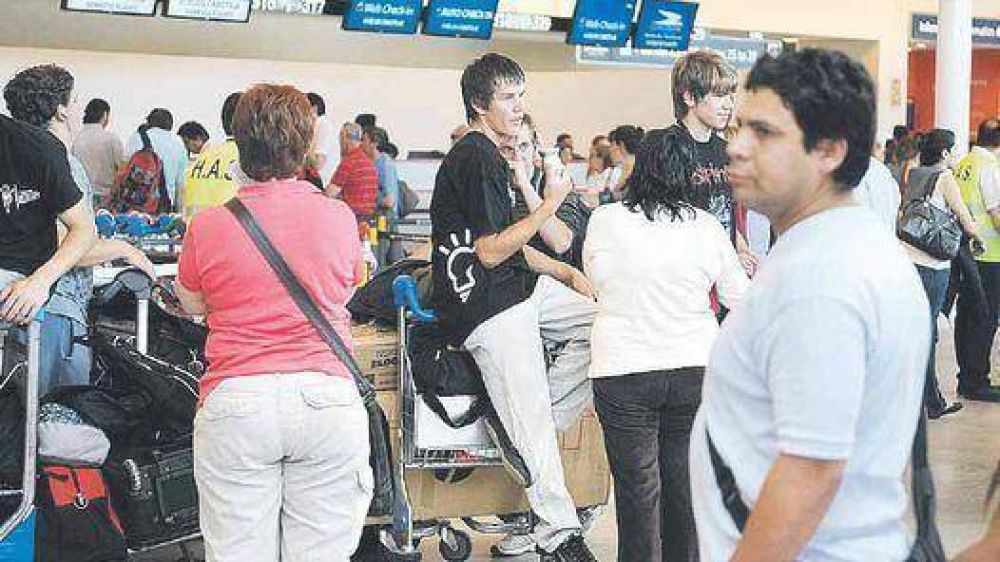 Ezeiza: buscan normalizar la situaci�n con menos vuelos