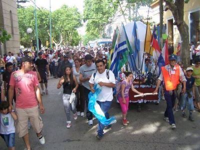 Cientos de zarate�os movilizados por la fe