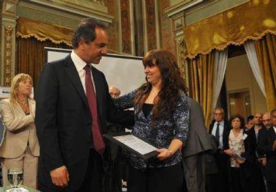 Scioli agradeci� a los trabajadores �por sumarse a la transformaci�n en la Provincia"