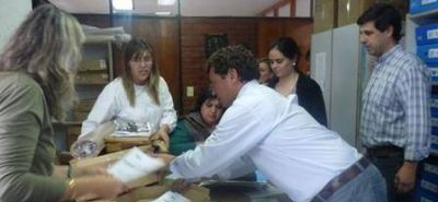 Entrega de los kits escolares a establecimientos rurales 