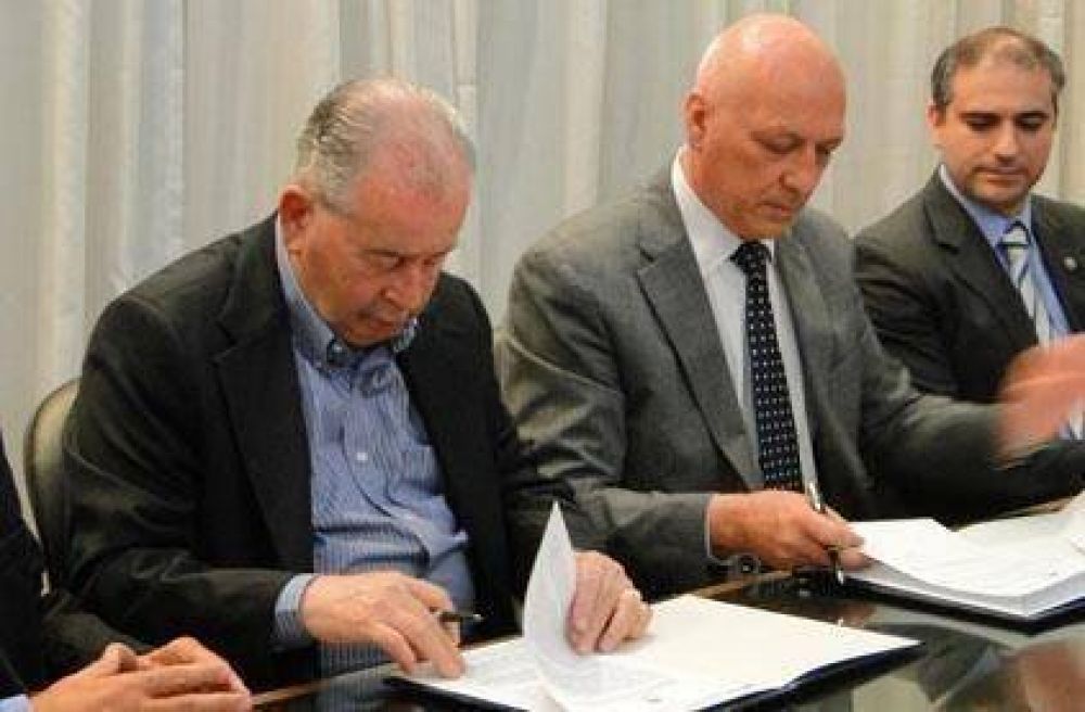 Se firm� un convenio entre la AFA y el gobierno provincial