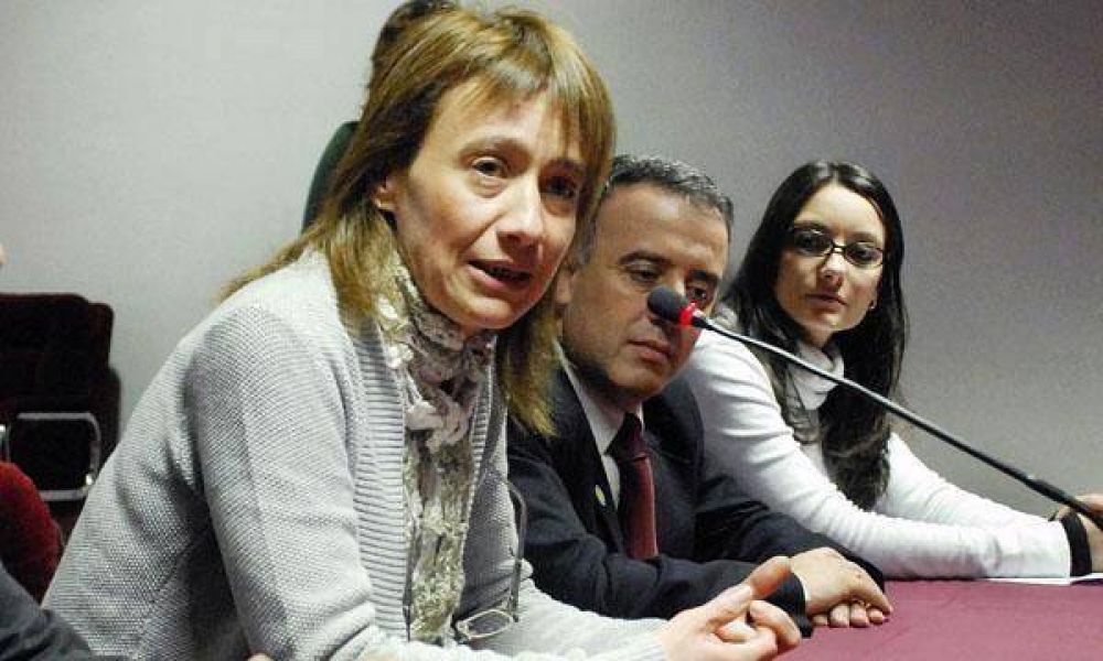 Ushuaia rechaza un "convenio chino" de Fabiana R�os para instalar una megaindustria