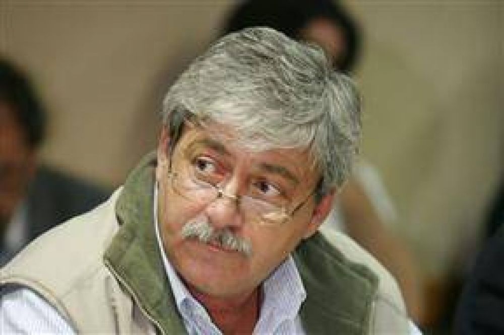 "Nos un�a el espanto", dijo Buzzi sobre las diferencias en la Comisi�n de Enlace