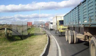 El caos para entrar al Parque Industrial continuar� hasta fin de mes
