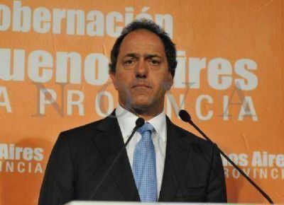 Scioli reafirm� compromiso de "descentralizar" la provincia 
