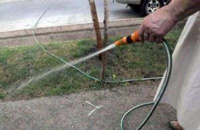 Desde hoy aplicar�n multas severas por el derroche de agua