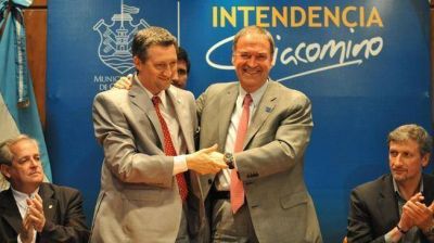 Schiaretti y Giacomino asfaltan 150 cuadras de la Capital