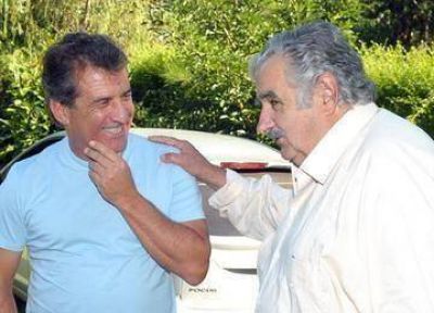Urribarri se re�ne con Mujica en Montevideo 