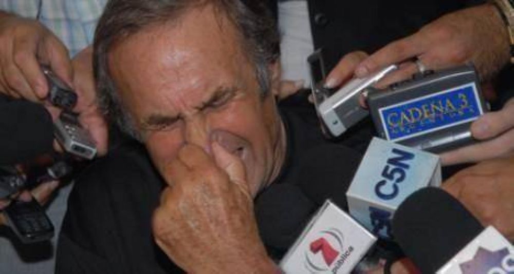 Reutemann se alej� de la mesa de conducci�n del Peronismo Federal