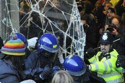 Una violenta manifestaci�n estudiantil sacudi� Londres