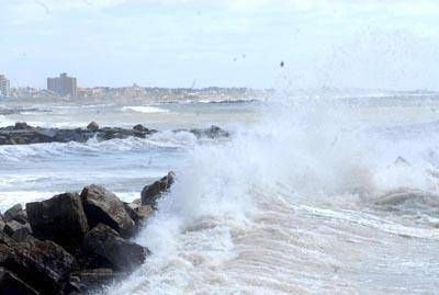 El viento del sudoeste intensific� la pleamar