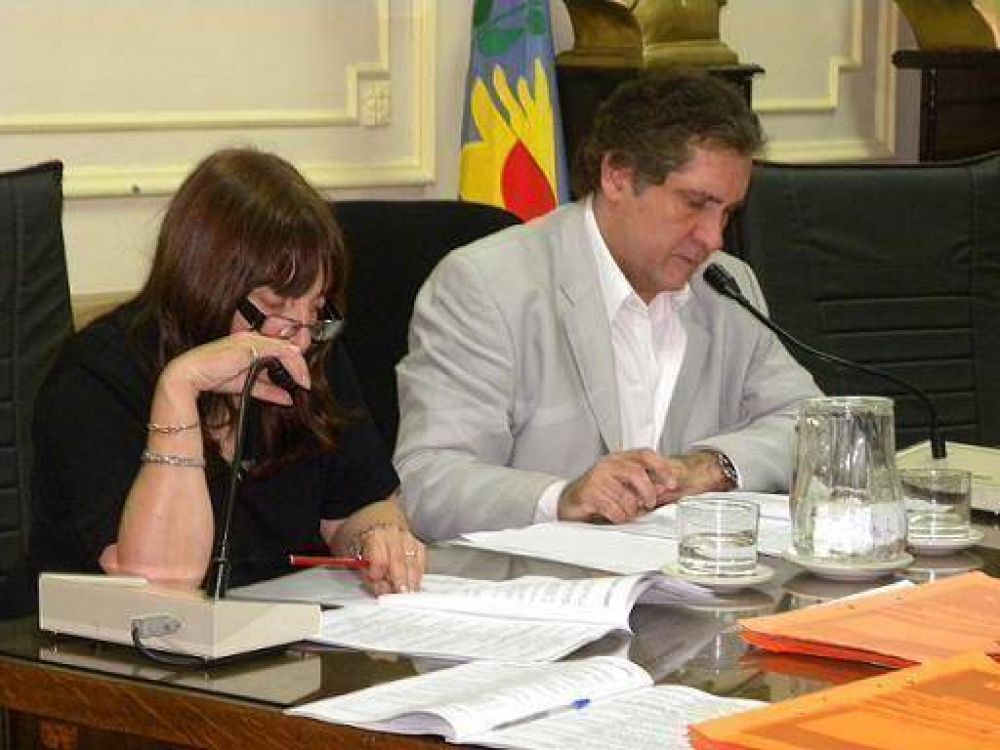 HCD LANUS: SE DISCUTIO SOBRE EL DESTINO DE 23 MILLONES