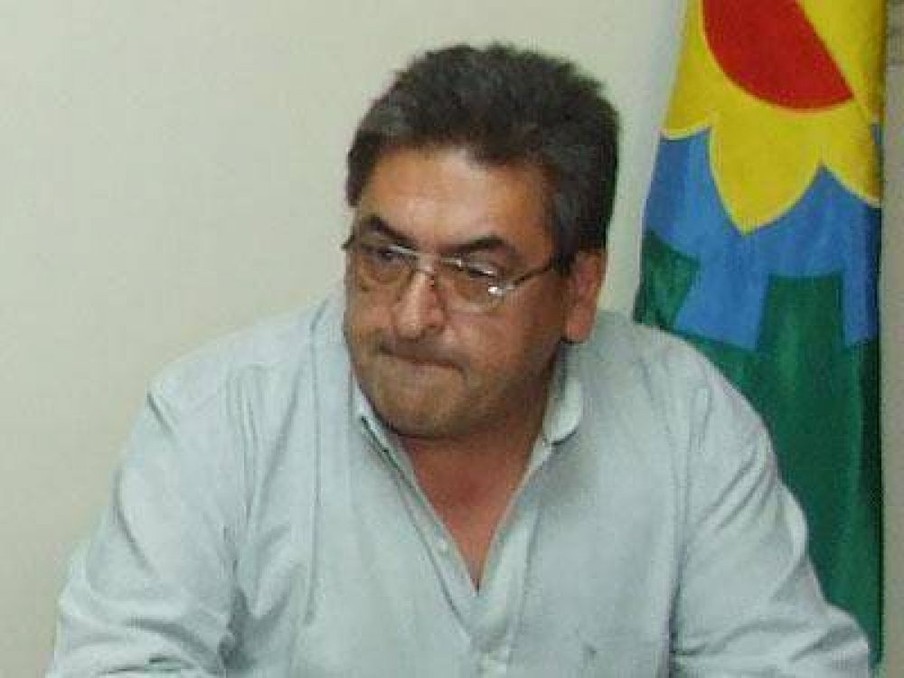 ECHEVERR�A | PRESUPUESTO 2011 Cariati condicion� un aumento de salarios de estatales a la decisi�n del Ejecutivo