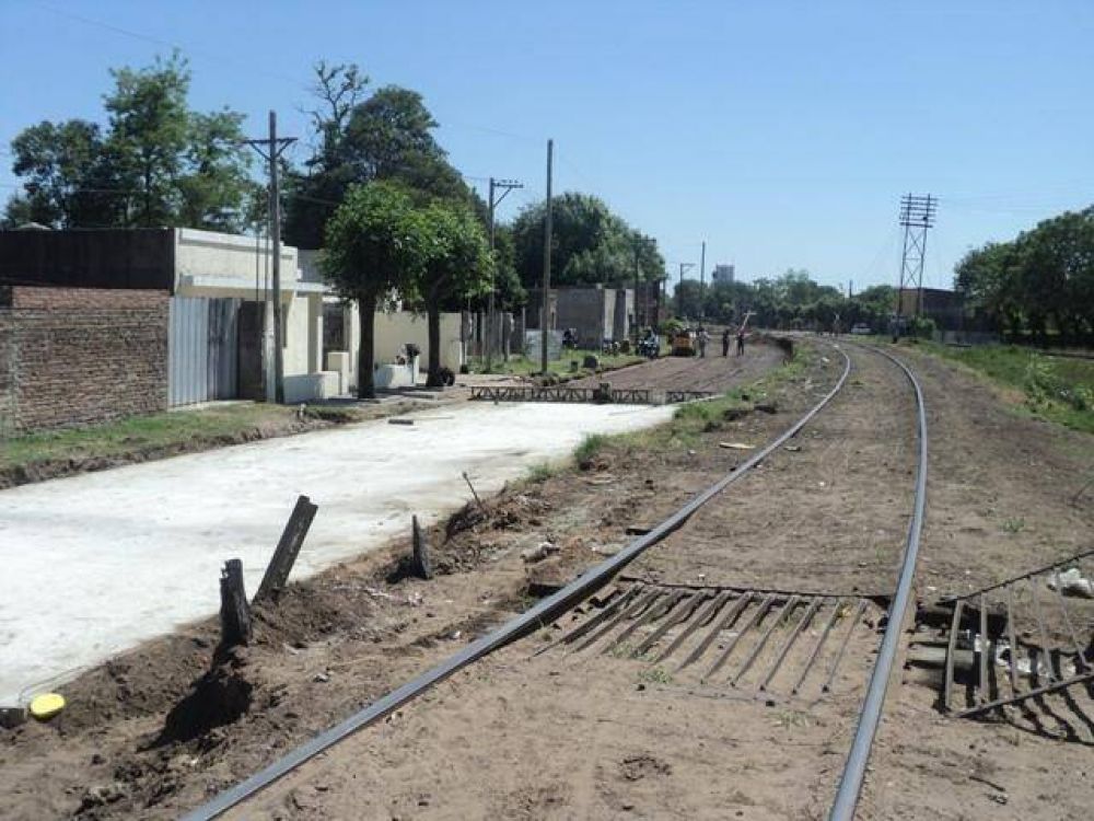 SE AVANZA CON EL PAVIMENTO EN EL BARRIO LA CURVA