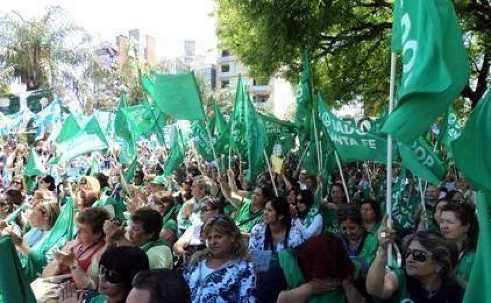 Sadop se moviliz� frente a Legislatura por el proyecto jubilatorio de Rubeo