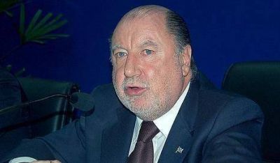 Busti sugiere al PF "un cambio de estrategia", apuntando a la unidad