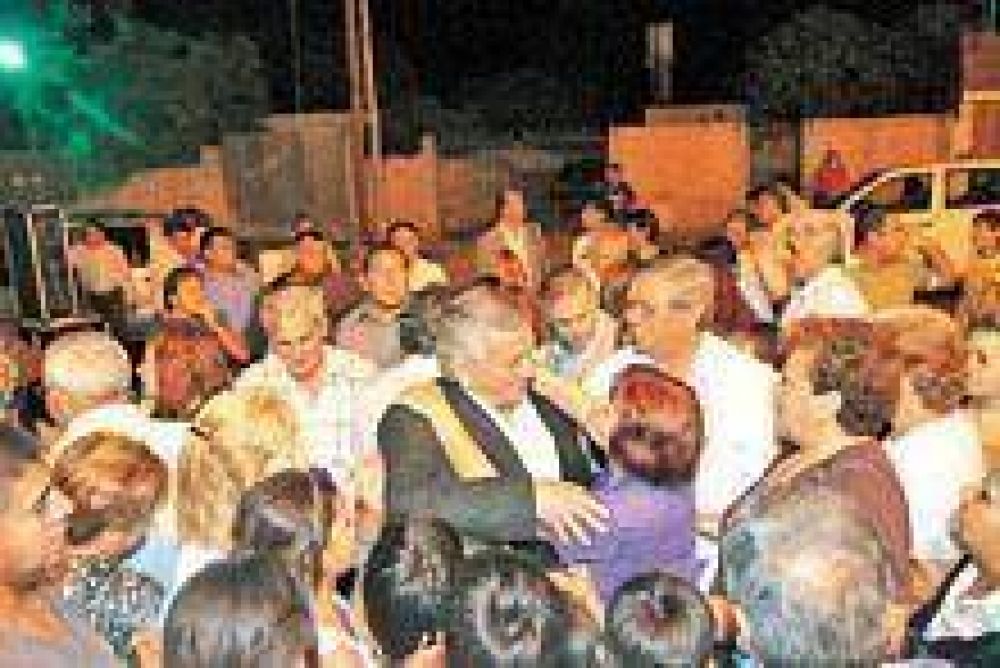 El intendente anunciar� hoy, mejoras laborales y la suba de las asignaciones 