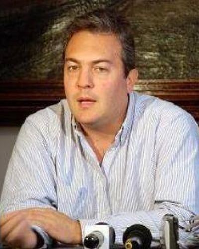 El agua potable, la llave de Scioli para alinear a Breitenstein 