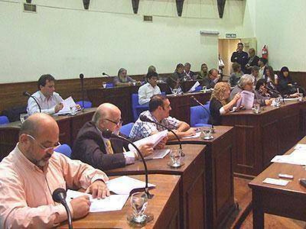AVELLANEDA: Aprobaron aumentos de tasas del 20 por ciento para 2011