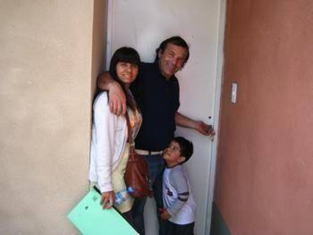 Se entregaron las primeras casas del Barrio Los Ceibos