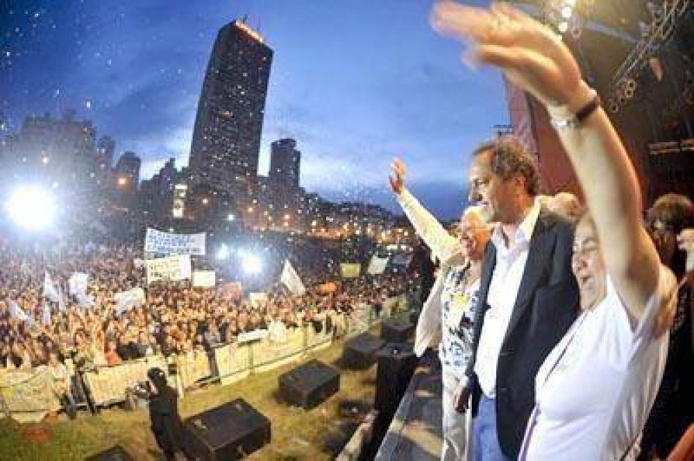 Jubilaciones y atenci�n m�dica para las trabajadoras sociales