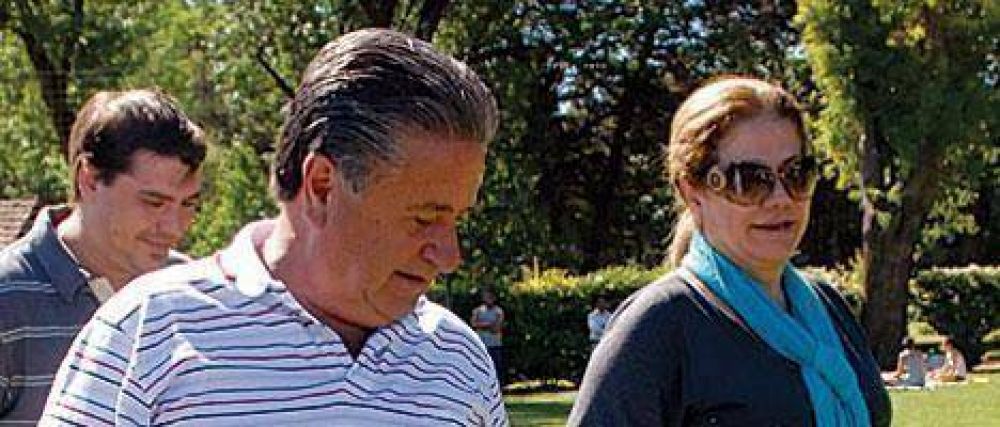 Duhalde sigue hacia 2011 y se desentiende del Lole