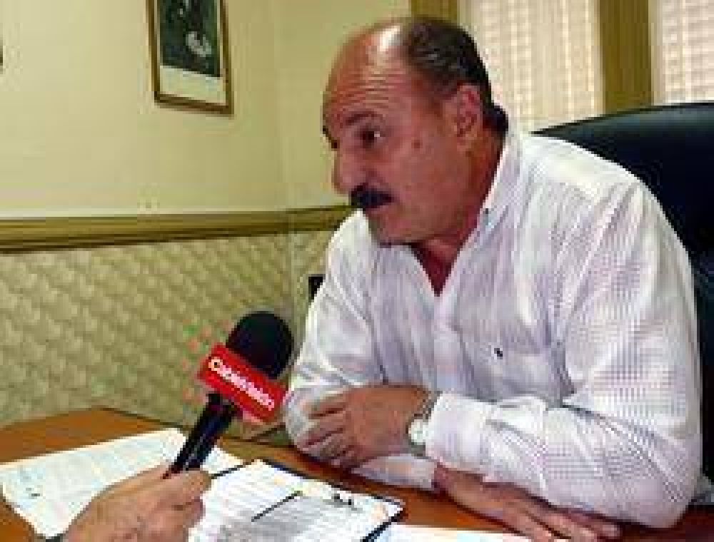 Carlos Cazador: �No puedo perder tiempo en responder las constantes cr�ticas de Giroldi y sus funcionarios� �Mientras la intendente se ocupa de atacar a la oposici�n nosotros nos ocupamos de los temas que le importan a los vecinos�