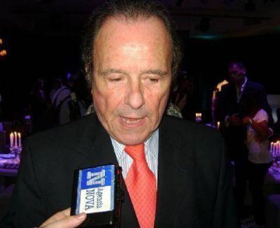 Enrique Garc�a fue silbado por el p�blico