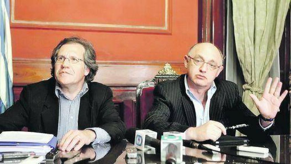 Argentina y Uruguay acordaron c�mo ser� el control de la pastera
