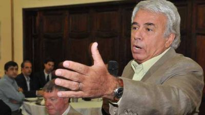 De la Sota dice que no, pero no convence
