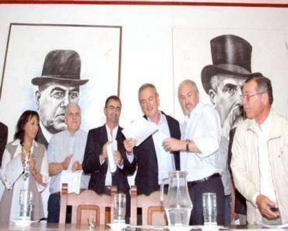 Artusi asumi� en el Comit� provincial