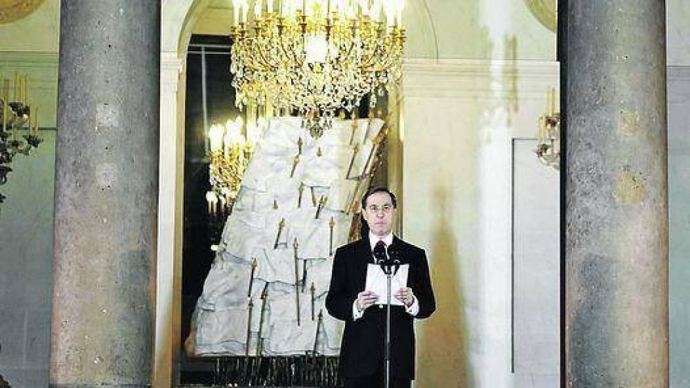 Sarkozy renueva su gabinete, pero deja como premier a Fillon