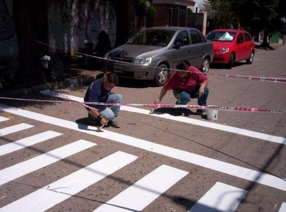 Pintaron sendas peatonales en Chacabuco al 300