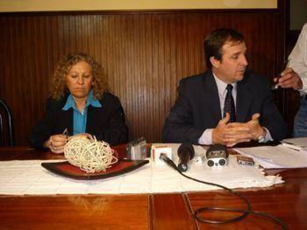 El PJ y el FpV �est�n perjudicando a la comunidad�