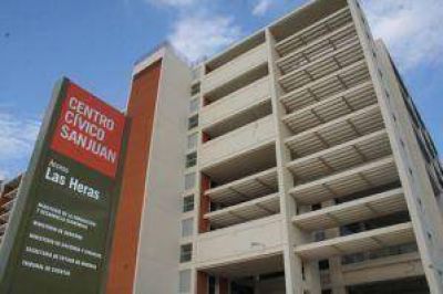 Suspenden por 30 d�as a funcionaria por usurpar un t�tulo de magister 